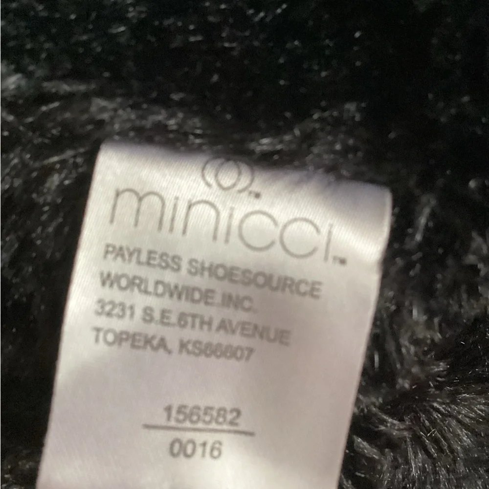 Faux fur infinity scarf black EUC - Picture 4 of 6